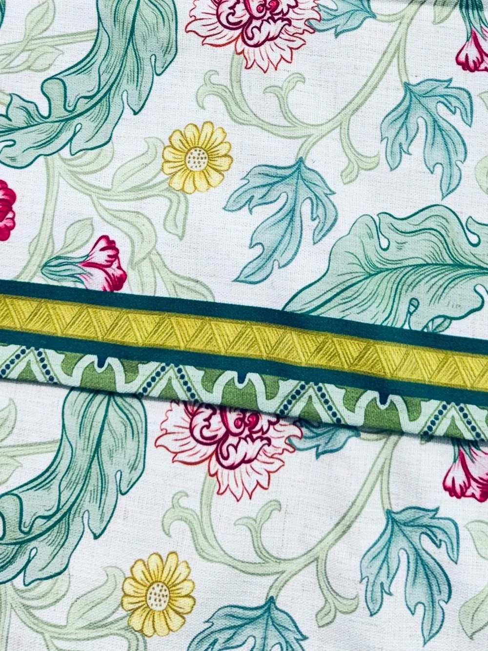 Patdrea Vintage French Linen Tablecloth, Rectangular, 110
